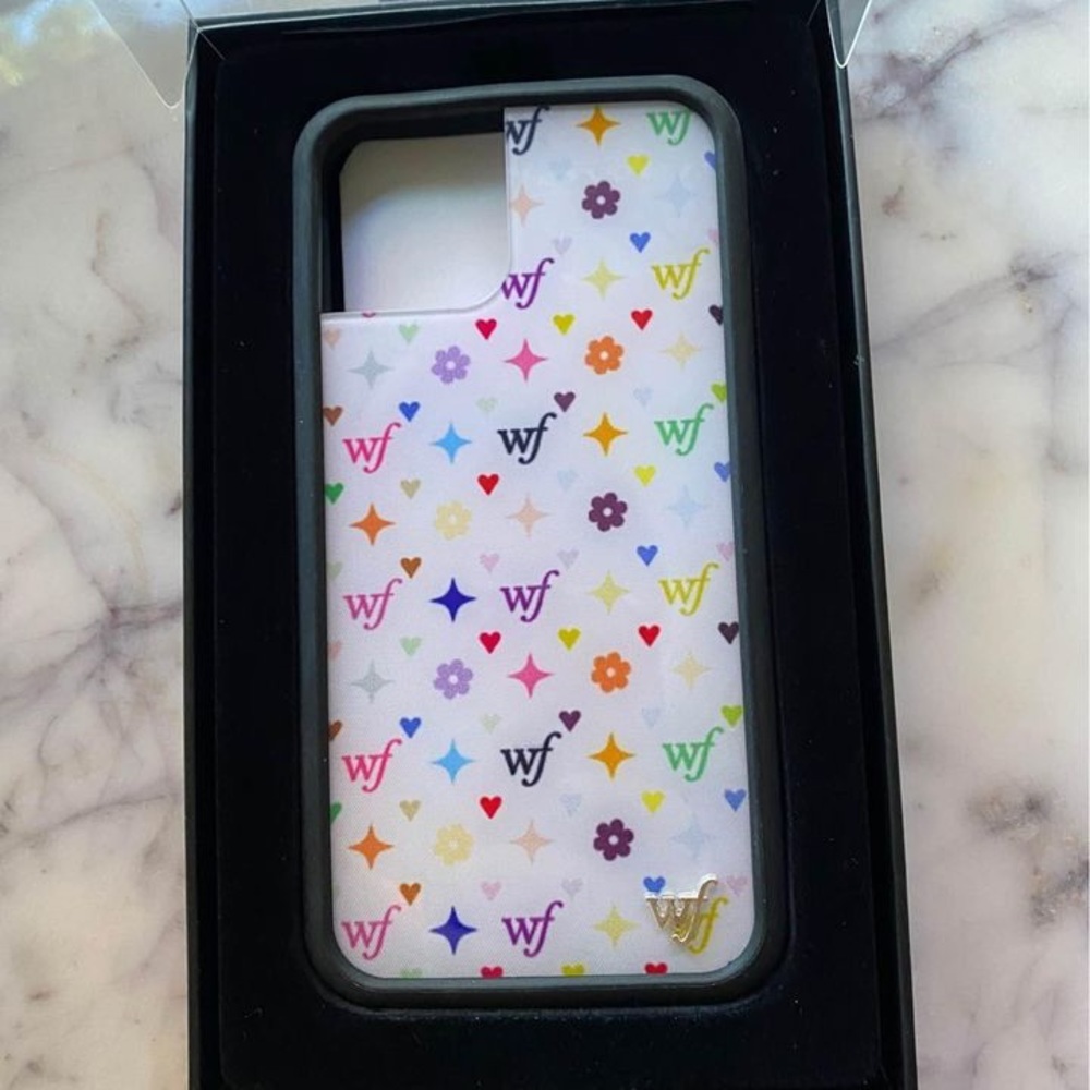 wildflower phone case iPhone 11 pro. ordered wrong size for my iPhone. Brand new